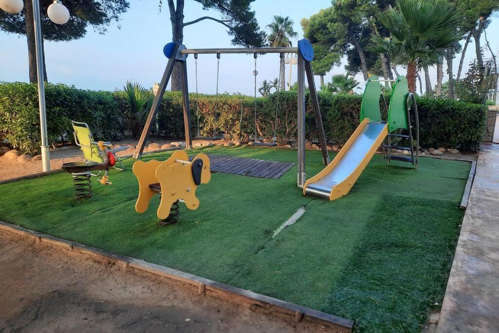 Apartamento Con Piscina, En Primera Linia De Mar. 캠브릴스 외부 사진